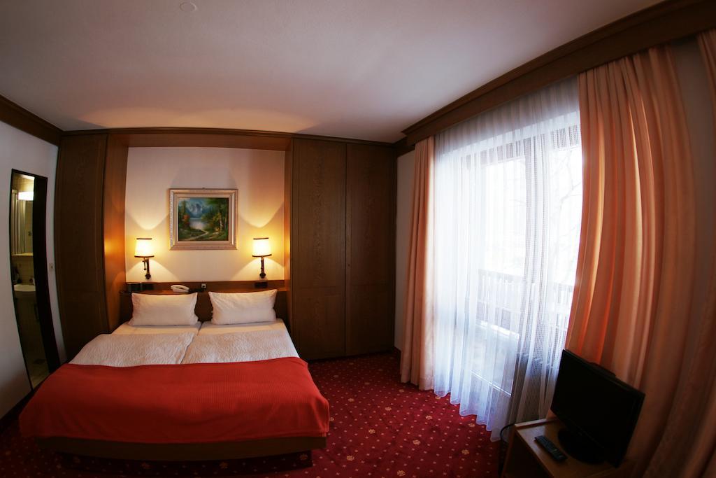 Hotel St. Georg Bad Reichenhall Oda fotoğraf